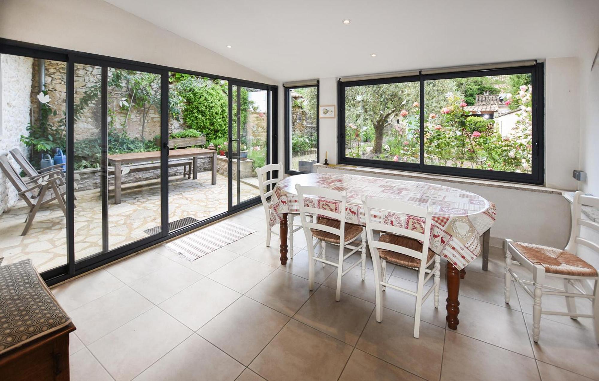 2 Bedroom Gorgeous Home In Villes-Sur-Auzon Extérieur photo